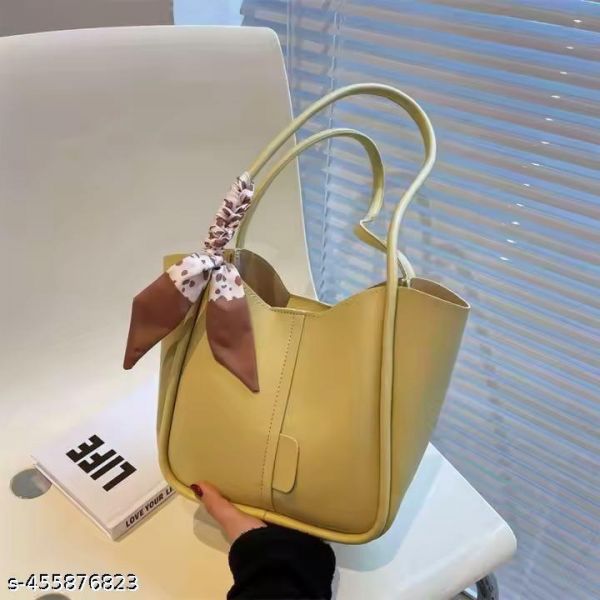 Casual Womenas Shoulder Bag In Faux Leather A Spacious Tote With 1 Main Compartment